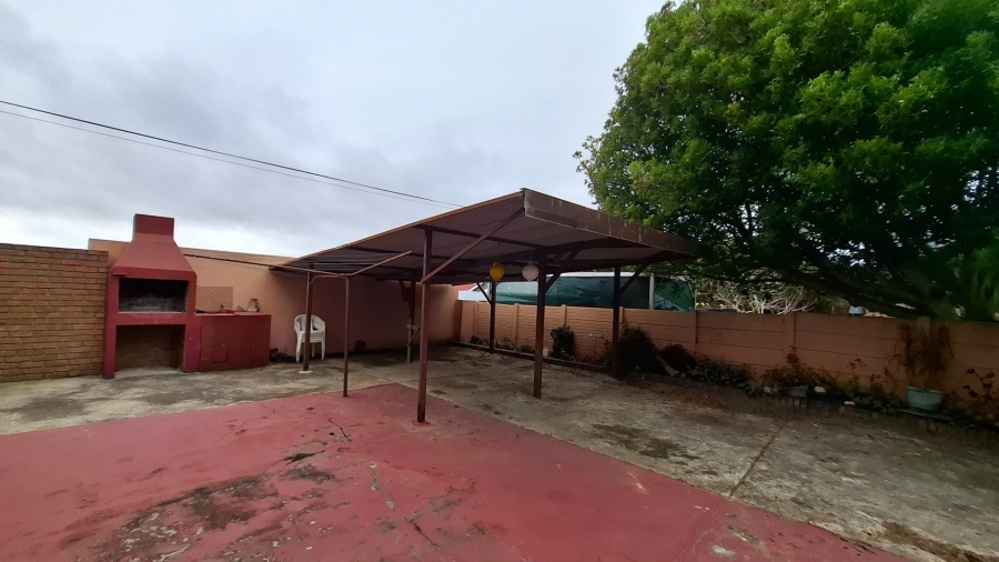 5 Bedroom Property for Sale in Witsand Western Cape